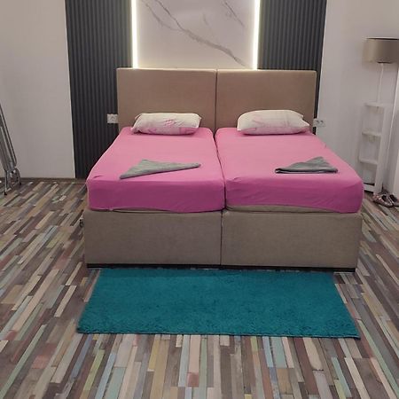 V&J Apartments Ποντγορίτσα Εξωτερικό φωτογραφία